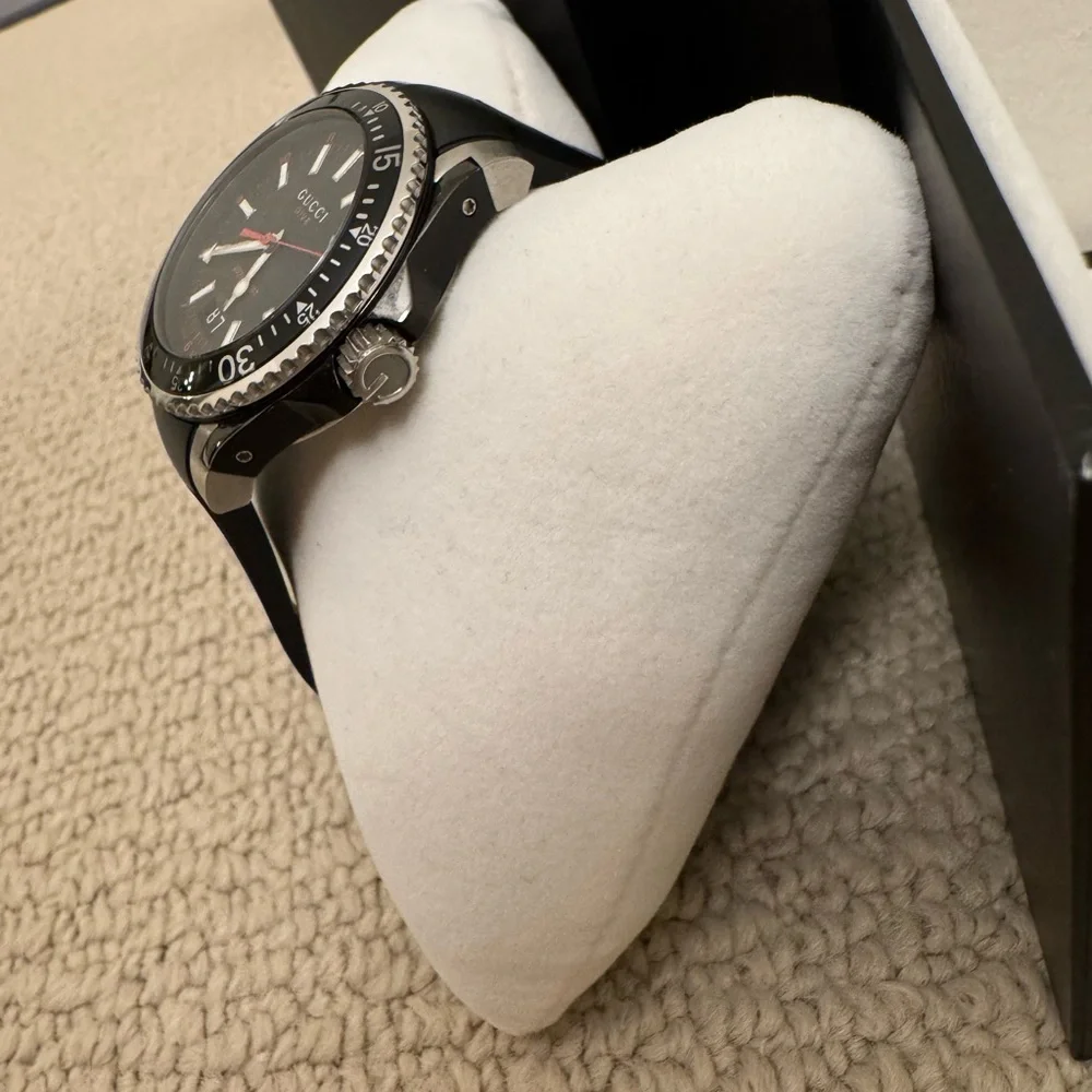 Gucci Black unisex Watch - Picture 3 of 8